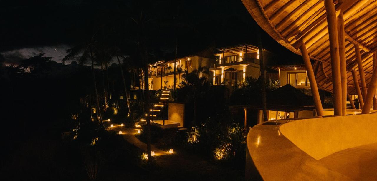 ホテル Neano Escape マンギス エクステリア 写真 The resort at night